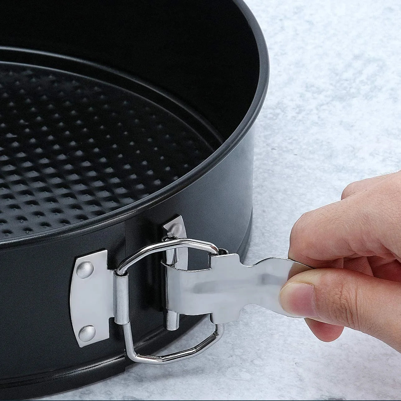 12/14/16/18/20/22/24CM Carbon Steel Baking Mold Bakeware Non Stick Spring Form Round Cake Baking Pan Cake Kitchen Tool